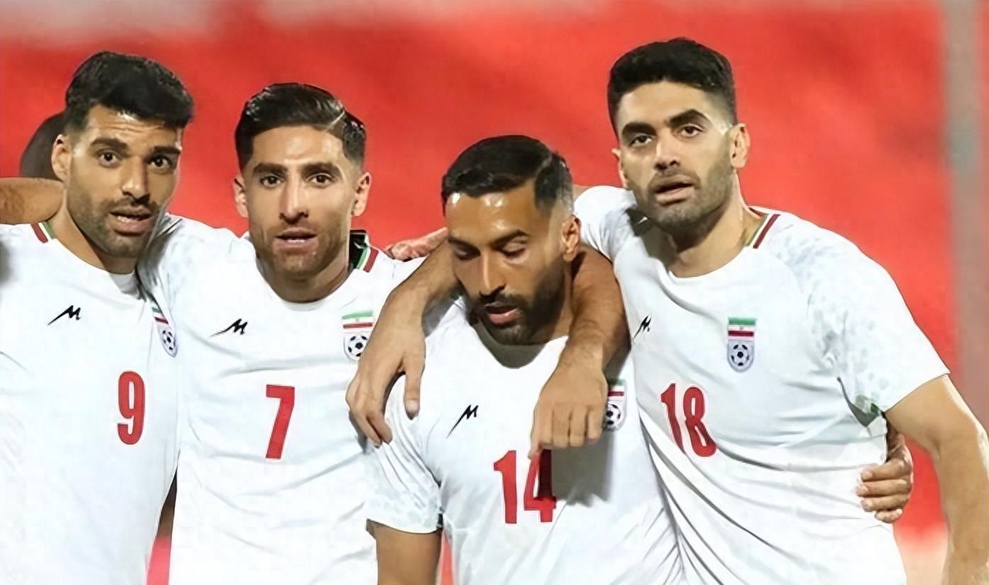 2-2,绝平伊朗!世预赛大冷门:亚洲第10狂欢,出线形势比国足好