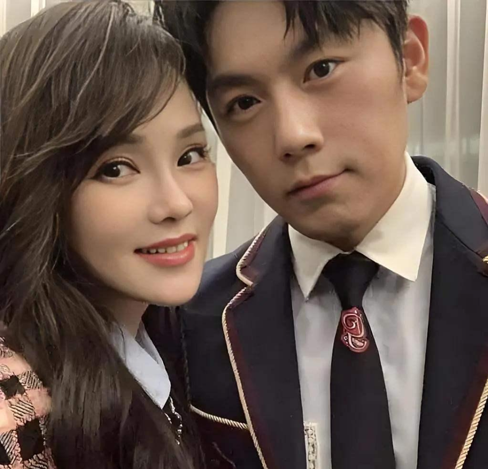 杨玏王玉雯5年情断背后:当38岁想安家遇上28岁拼事业