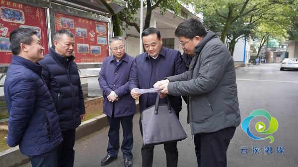 刘正仁走访慰问云溪区高层次人才