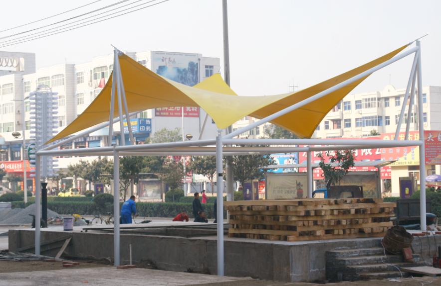 武汉膜结构雨棚多少钱一平米?武汉膜结构雨棚价格及解决方案介绍