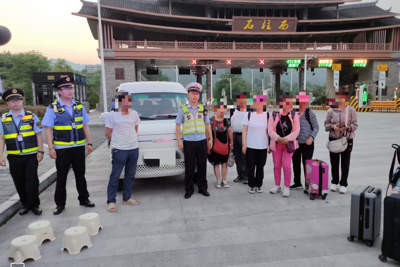 面包车刻意躲避检查 涉事驾驶员被依法处罚