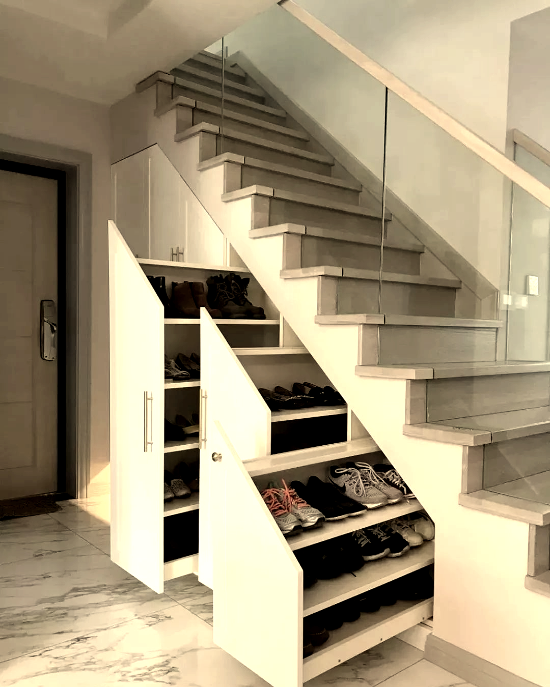 楼梯底部空间如何成为你家多出5平方的收纳利器