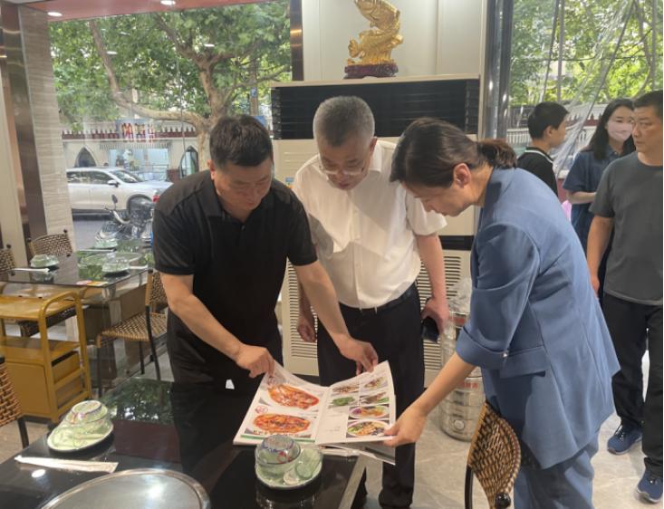 【新华要闻】区委书记刘振乾调研民族宗教工作