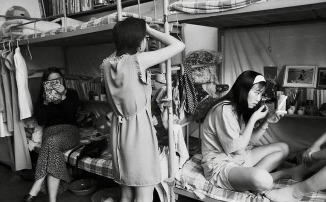 一组图看90年代女大学生的生活