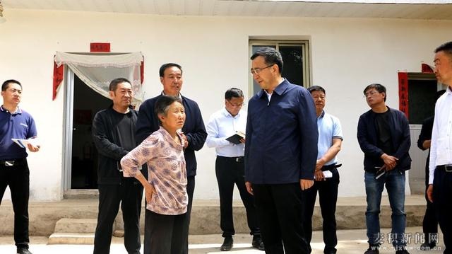 张智明督导调研伯阳镇脱贫攻坚及人居环境综合整治工作