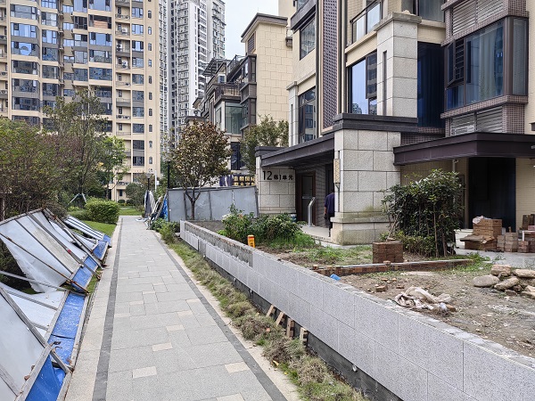遂宁一小区多名业主"圈占"公共绿地,被要求整改还拒不执行