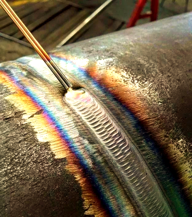 在焊接的世界里,焊缝的成型过程不仅关乎实用性,更展现出一种独特的