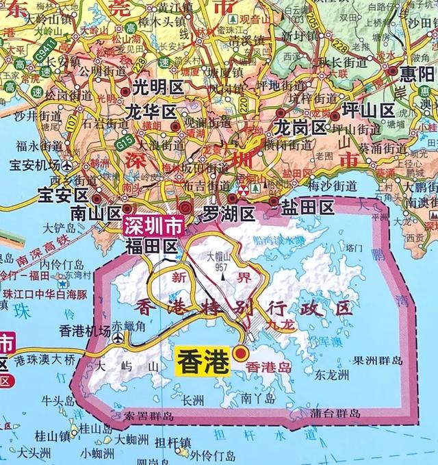青衣岛是香港第5大岛屿,这里对面是荃湾,从机场到市区会路过