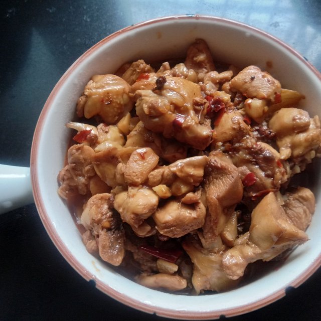 麻辣水煮鸡腿,麻辣入味,解馋不腻