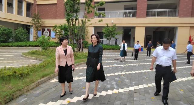 南阳人大常委会副主任王黎生专题调研破解中心城区大班额问题工作