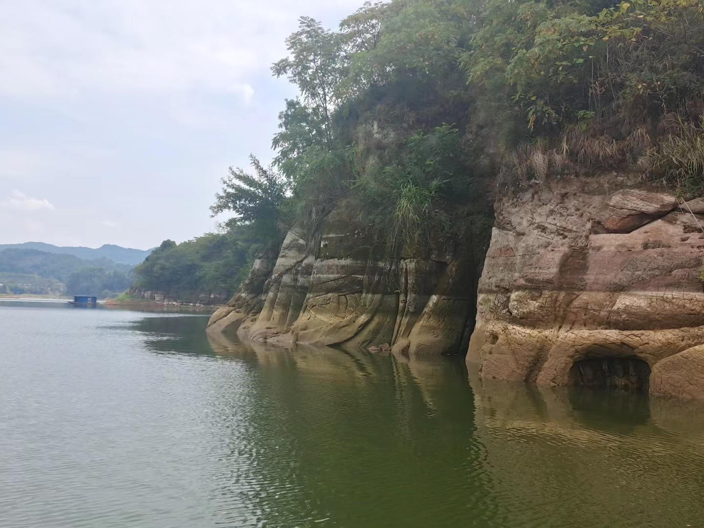 水位下降 四川仁寿黑龙滩水库明代16米高大佛再次现身