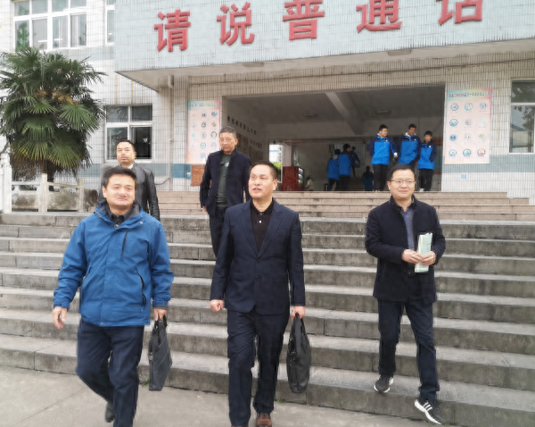区教体局教育科,教研室负责人,市二中副校长