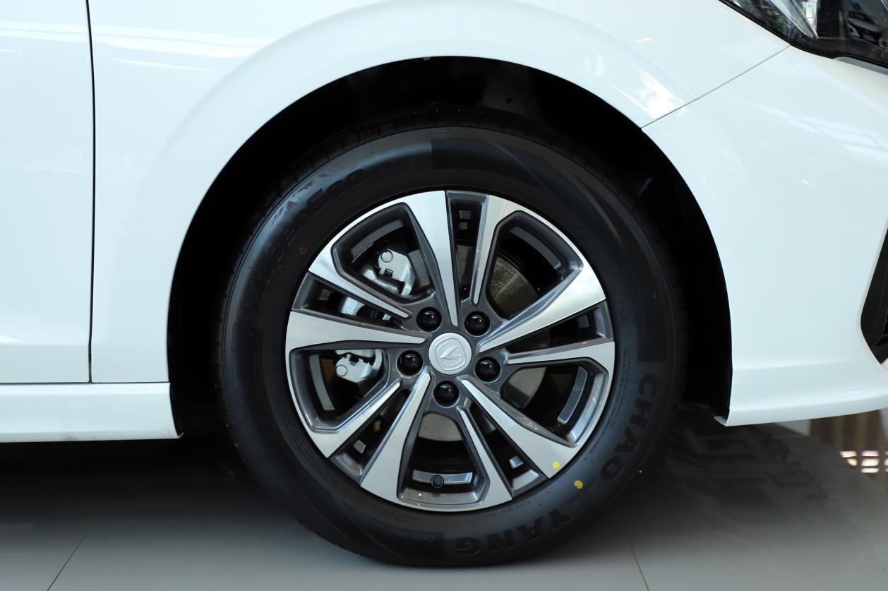 长安逸动轮胎尺寸