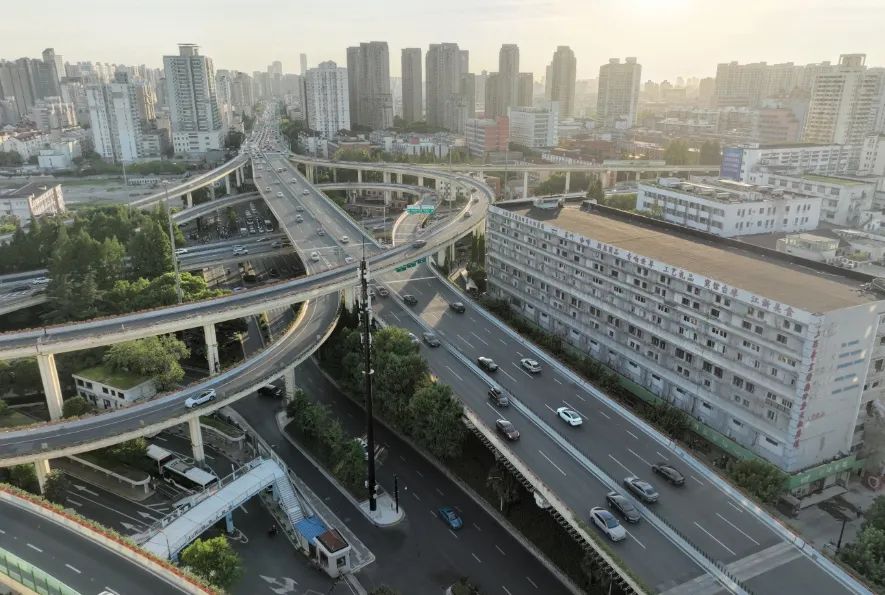 沪太路高架图片