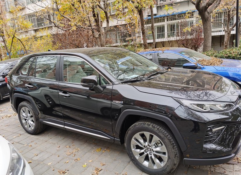 又一“中国特供车”火了，3套四驱同级罕见，油耗4.6L