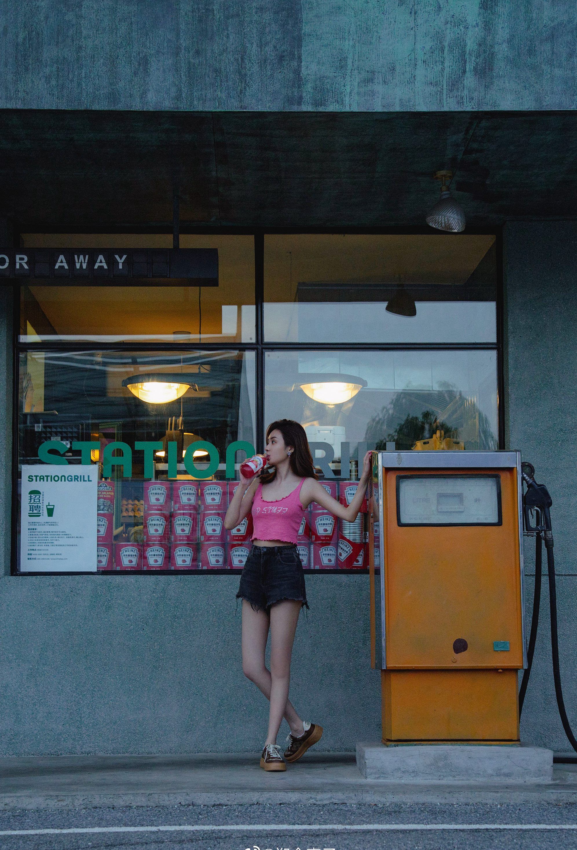 郑合惠子超短裤大长腿性感写真