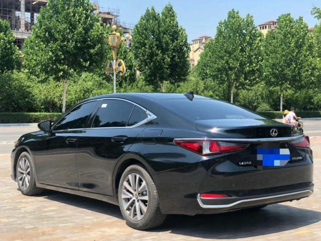 油耗以及内饰做工,每一项都不能说算差,作为老款雷克萨斯es200车主,从