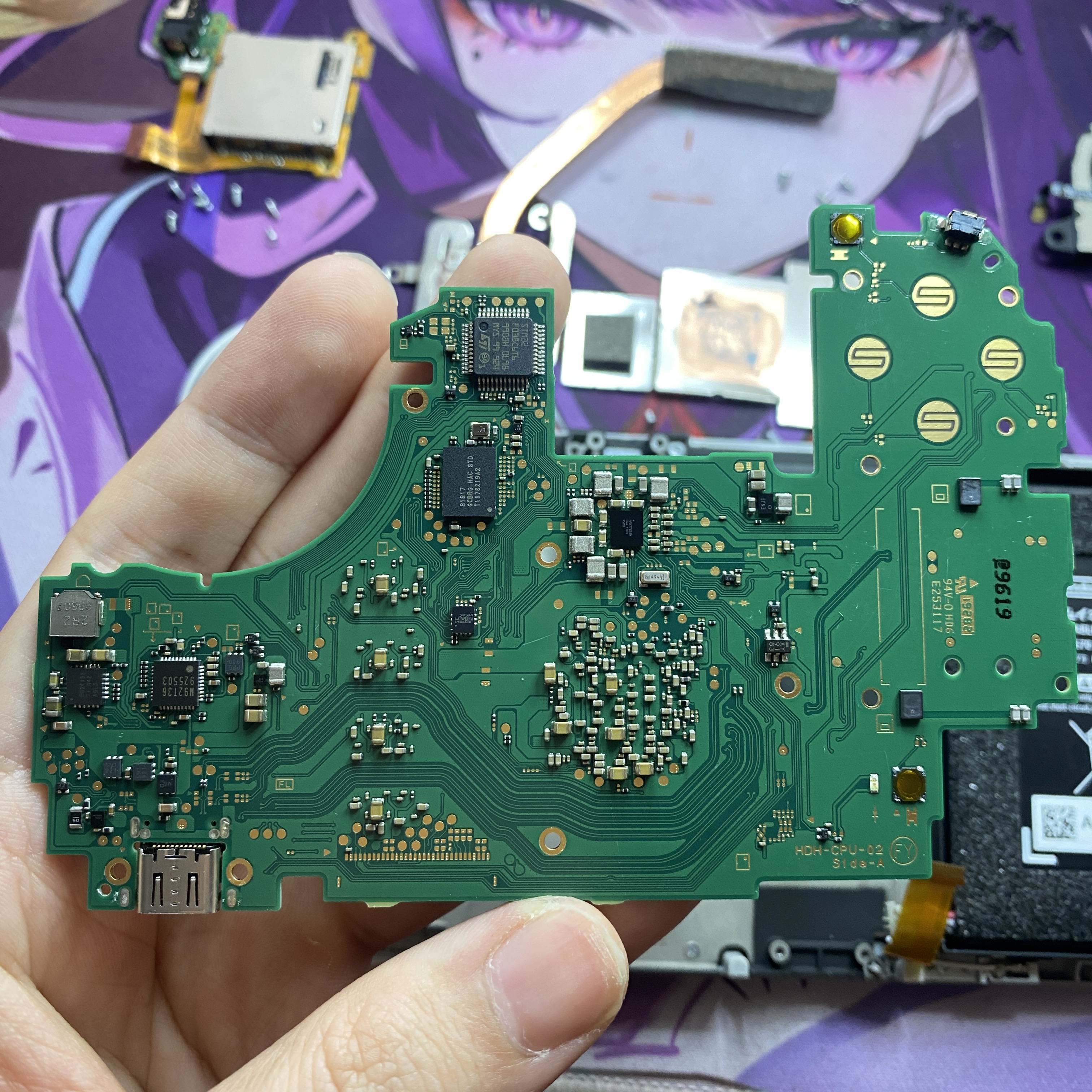 switchlite原装主板和零件拆解图