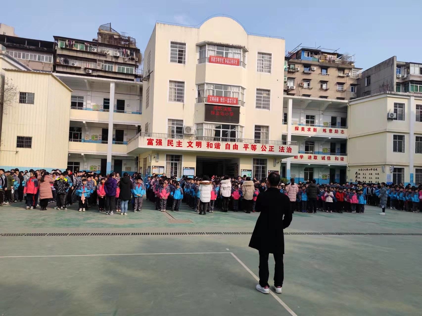 南昌市绳金塔小学开展消防演练