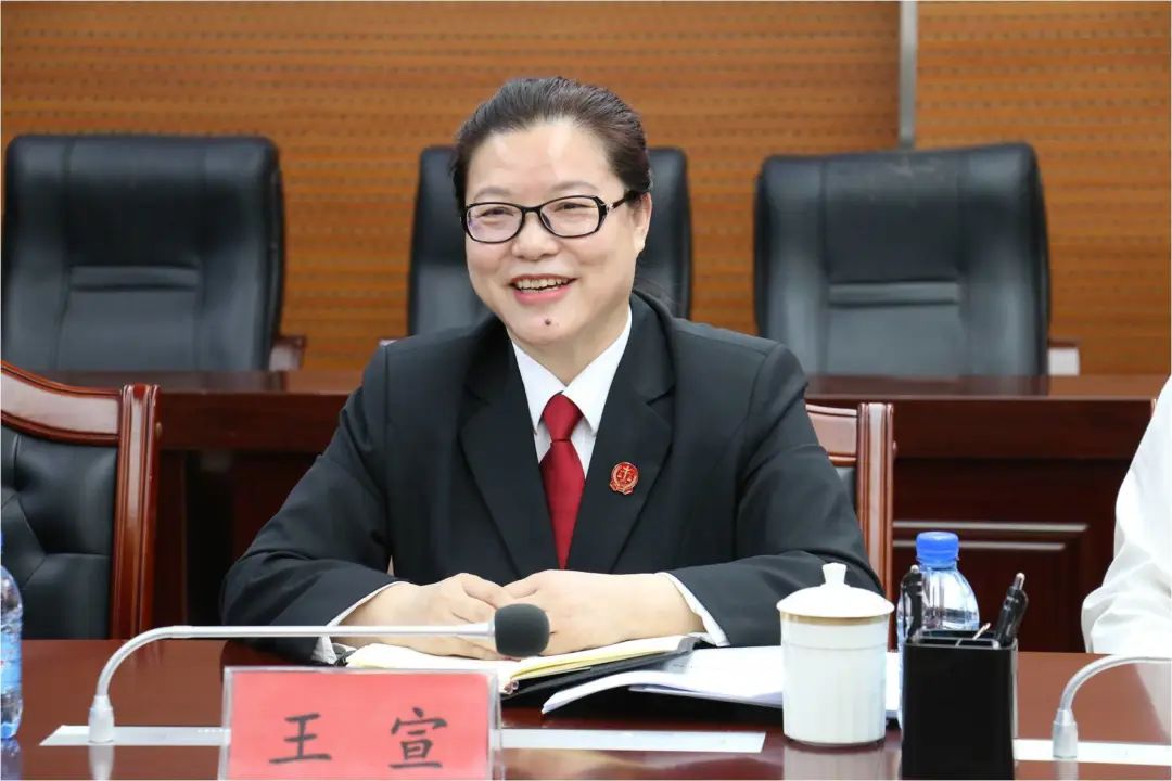 喀旗法院陈佳君副院长一行到宁城法院交流互学