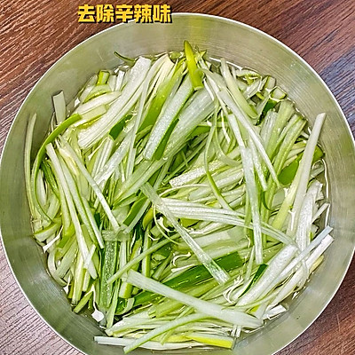 教你一招,做出的凉拌葱丝越吃越香