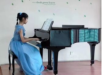 学府中学八(7)班榜样学子周禹彤:知心小姐姐阳光温暖,全面发展