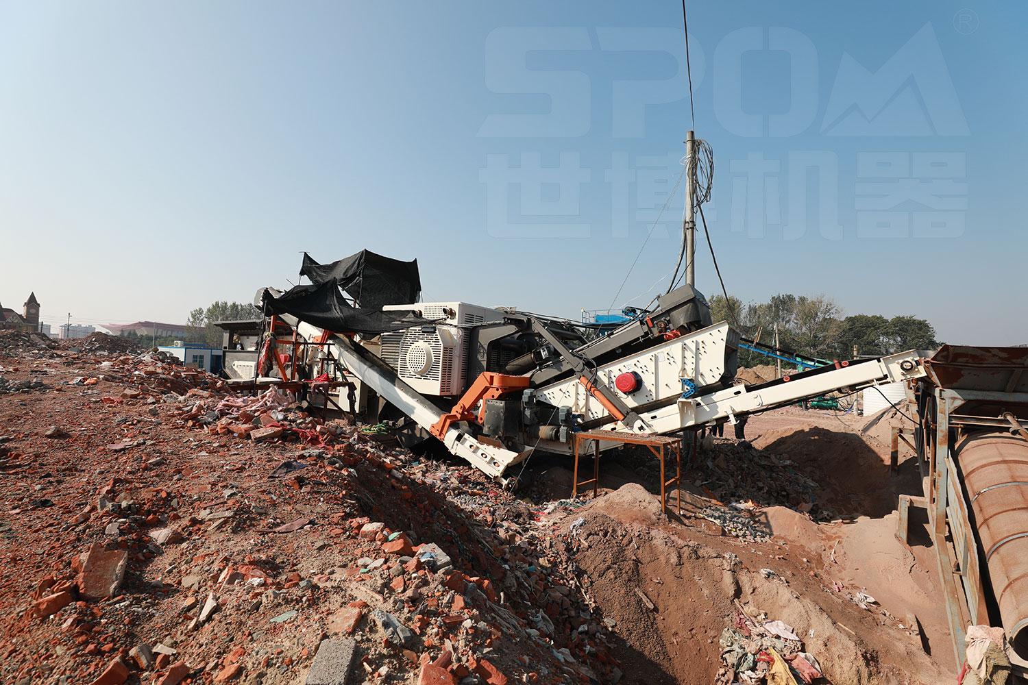 建筑垃圾介绍与用途分析 采用移动破碎站处理建筑垃圾的优势?