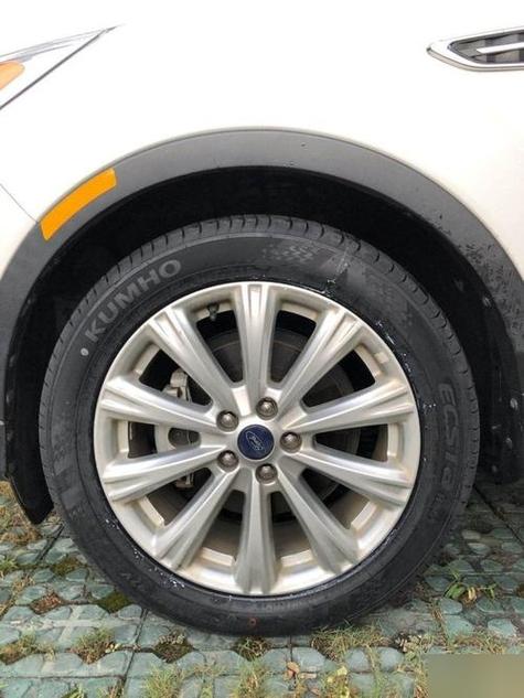 福特翼虎2014款轮胎型号