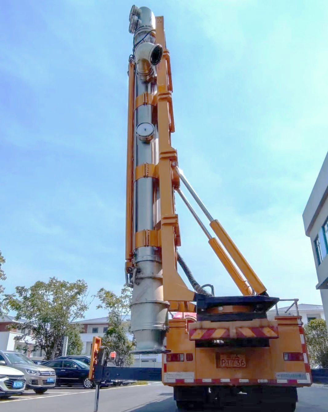 温州排水升级:新型"龙吸水"泵车助力城市内涝防范