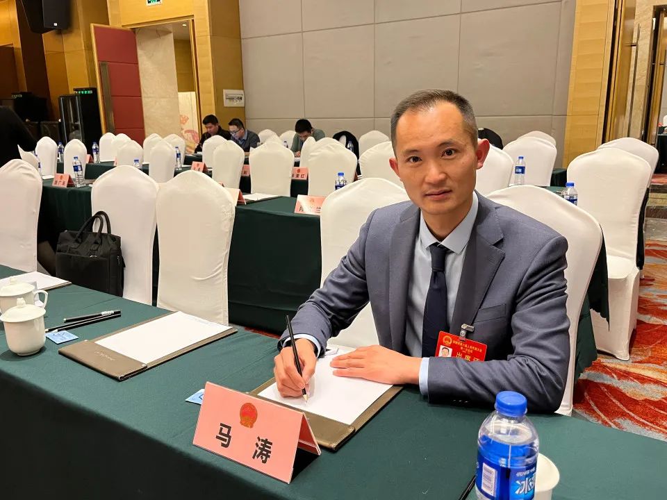 驻颍州区阜阳市第六届人大代表热议市政府工作报告