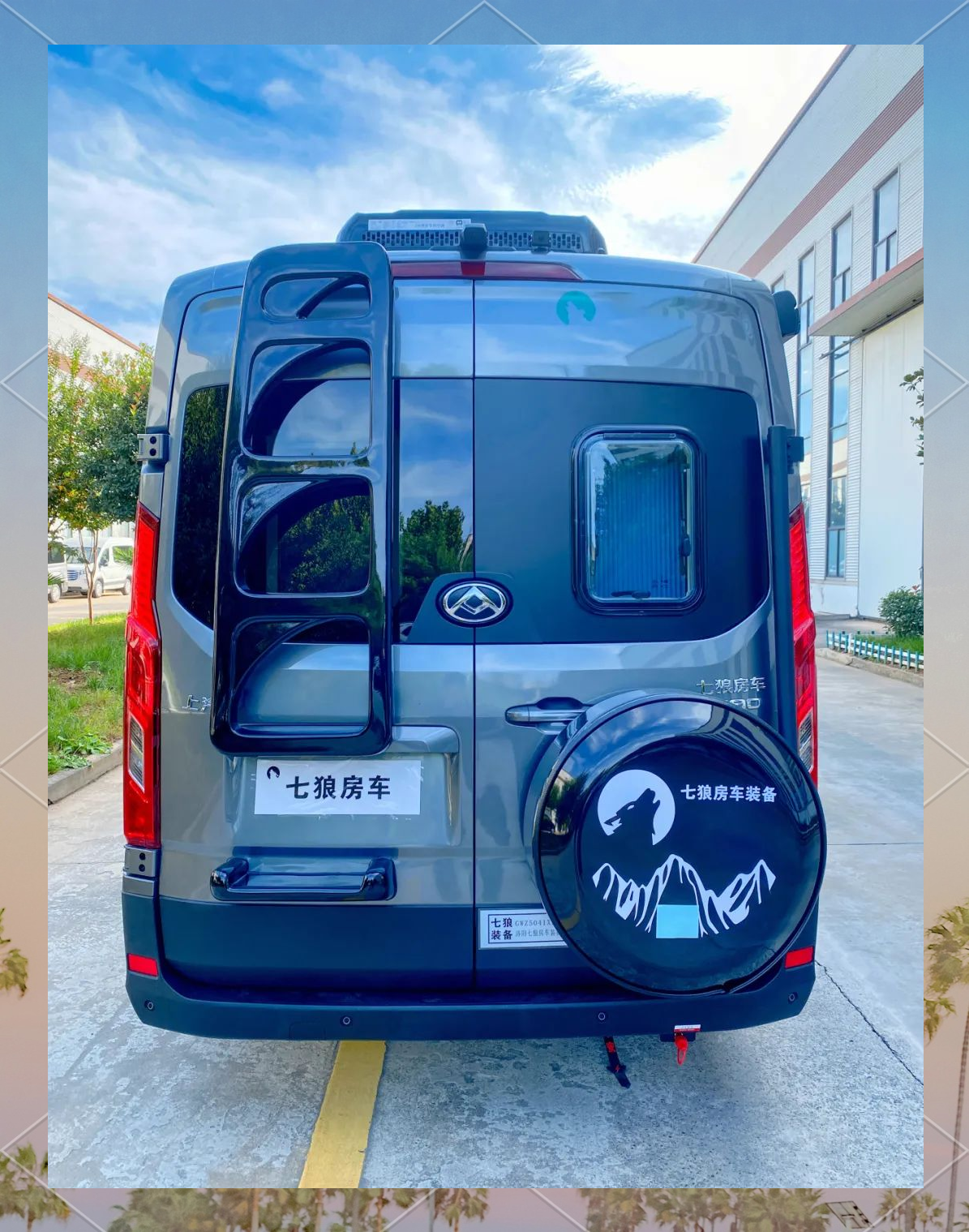 商务小房车:大床与大卫生间一应俱全