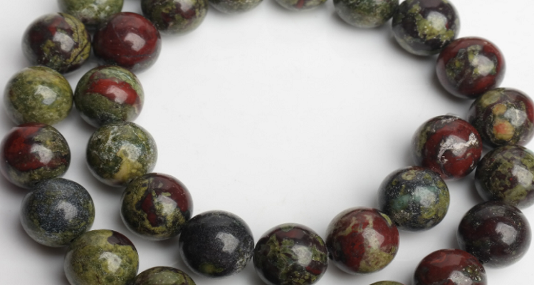 龙血石手镯的功效与作用