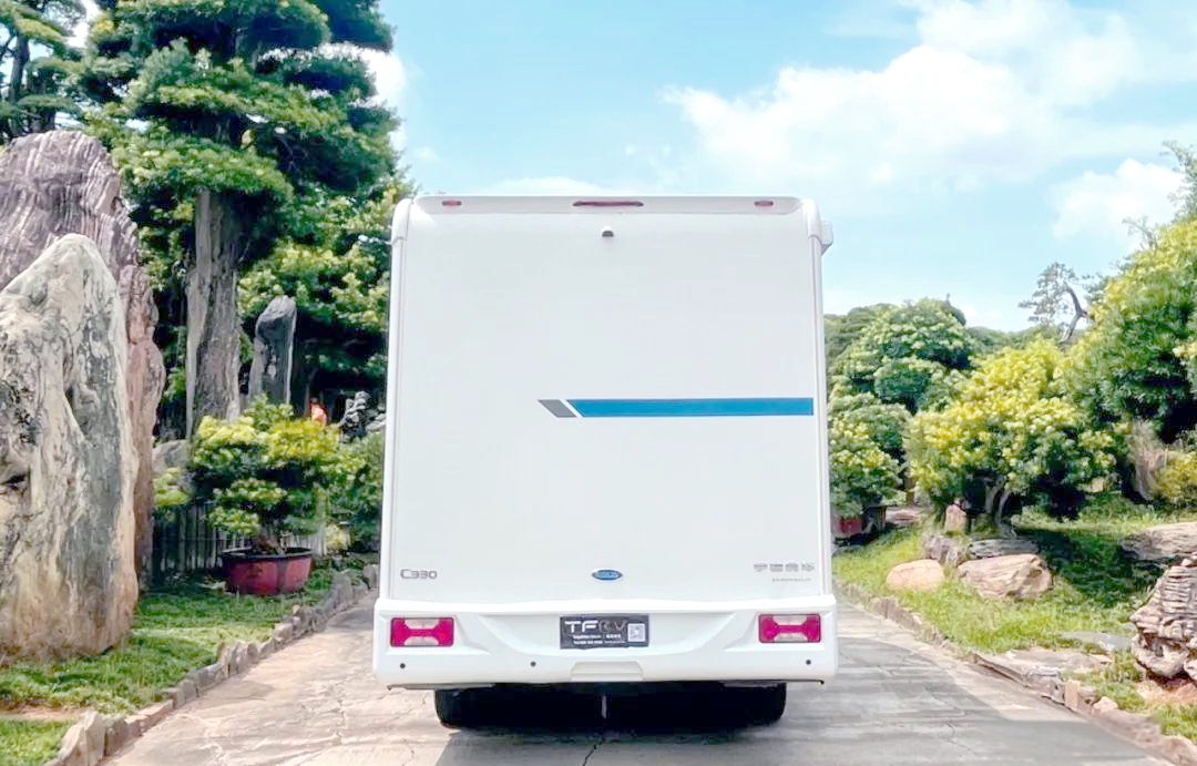 宇通c330大顶感恩版房车,配置齐全,舒适度极高,适合一家四口使用