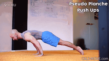 如何训练学会俄式挺身?