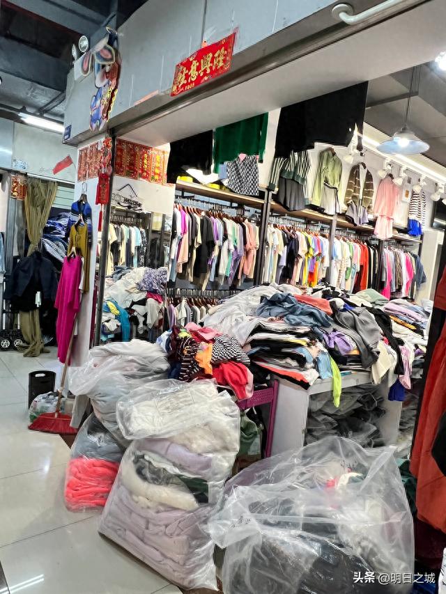 职场新起点：为何职业装定制如此重要