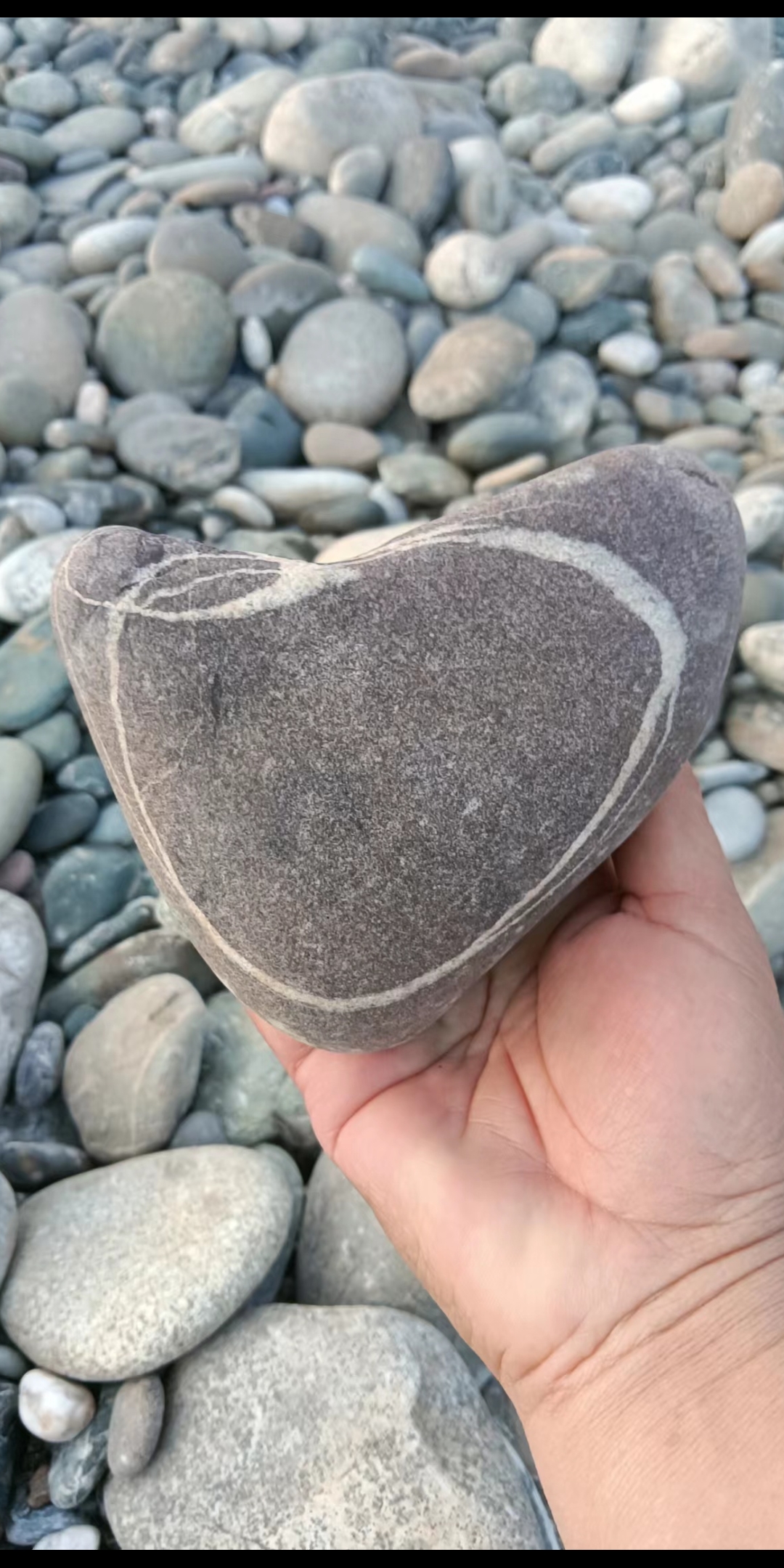 金沙江上的石头之美