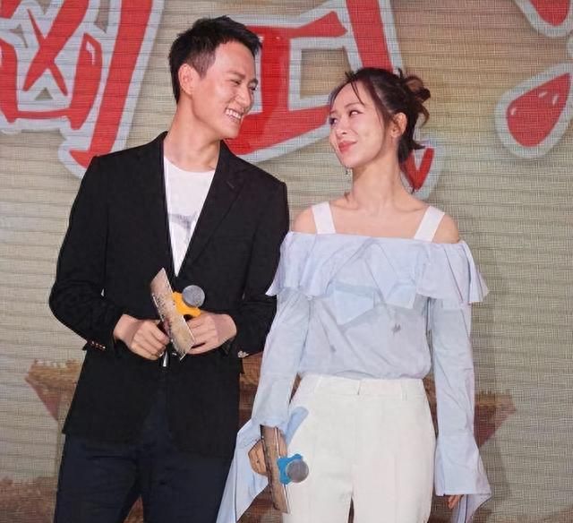 张雪迎疑曝新恋情!遛狗买菜牵手拥抱同回小区,男方神似秦俊杰