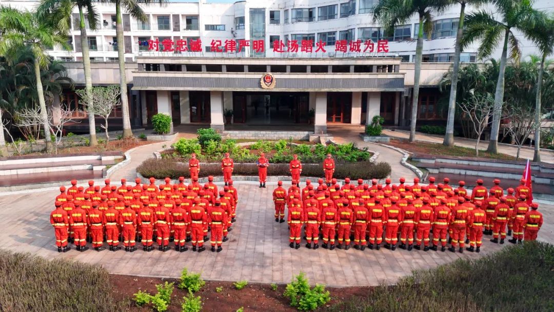 福建省森林消防总队组织开展2024年野外驻训暨一季度首长机关训练