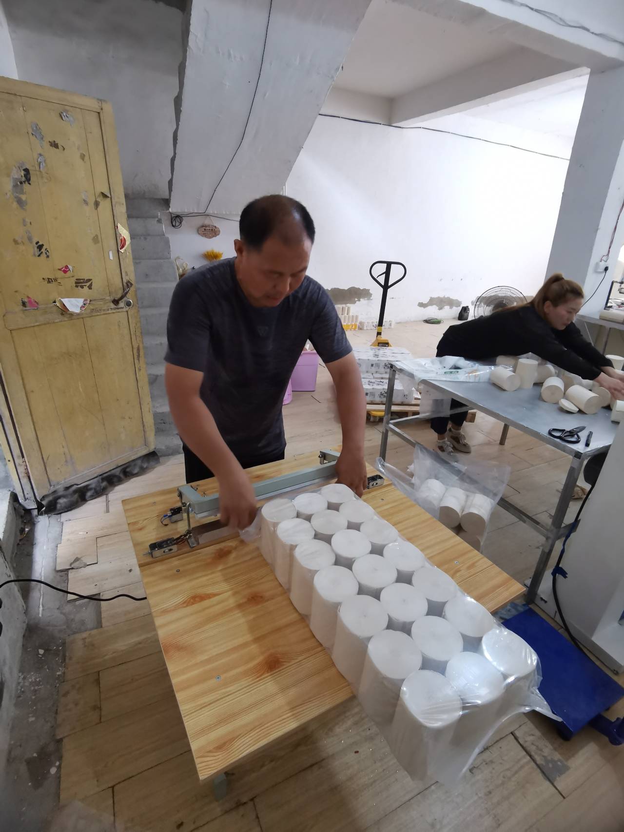 不愁销路的小型加工厂加工项目生活用纸加工厂的简单介绍