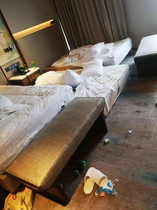 暑期成亲子旅游旺季,酒店亲子套房却让清洁阿姨差点被气哭