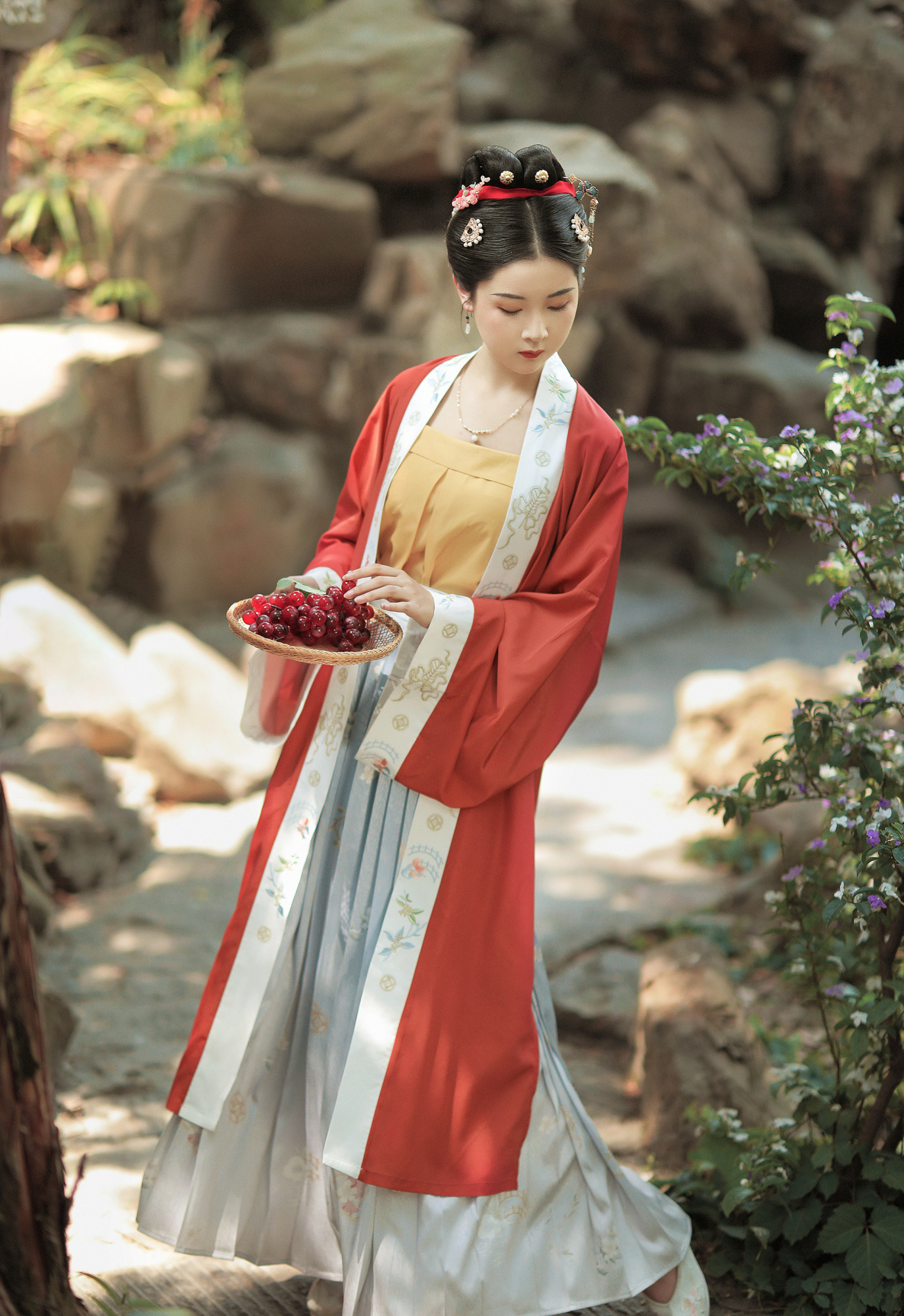 夏天穿什么汉服最合适?选这"5套"准没错,优雅又大气,很时尚