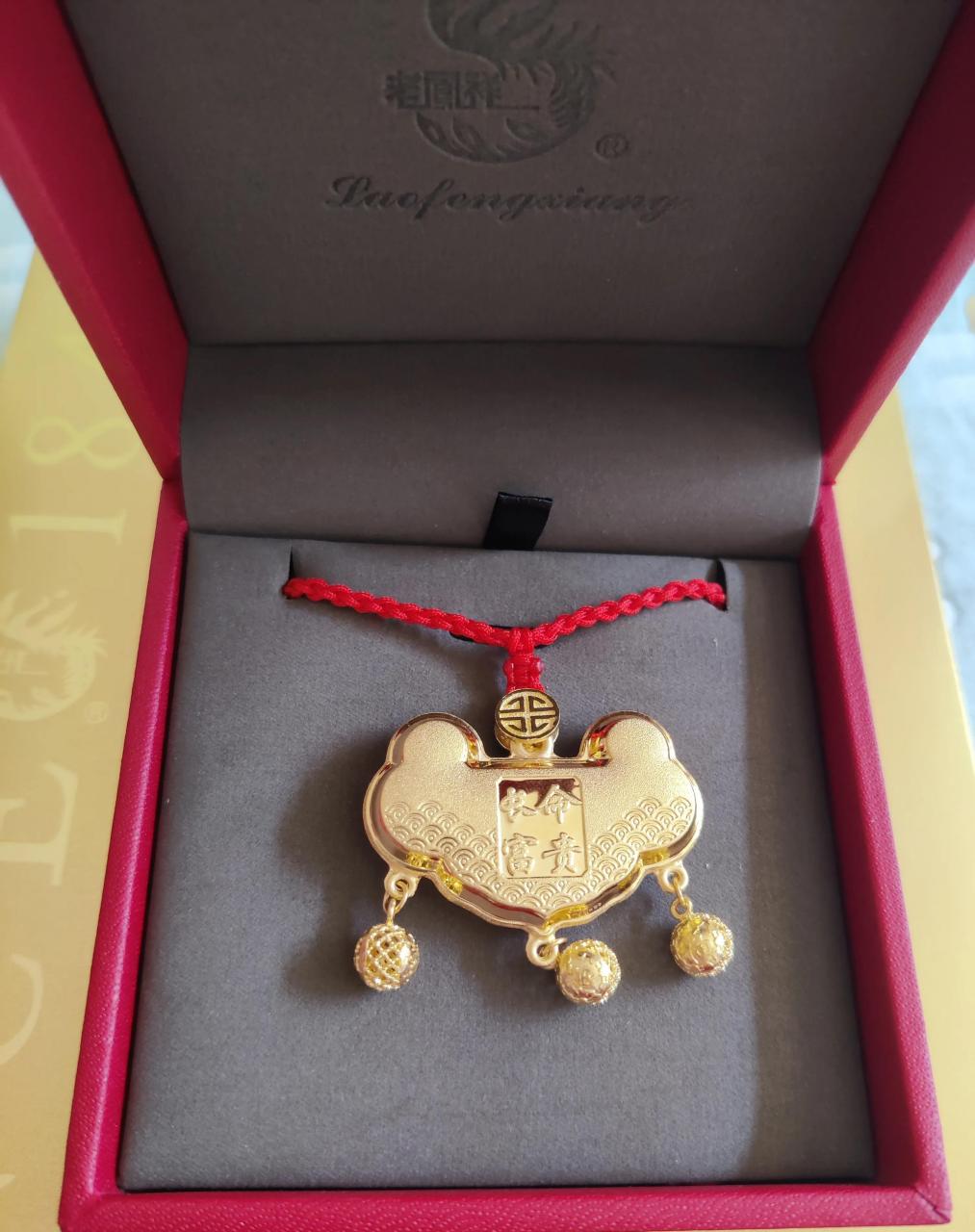 五一期间买的老凤祥黄金金锁,一个给儿子一个给女儿,重量都差不多15克