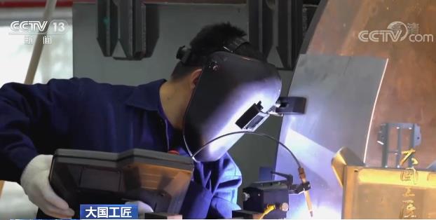 大国工匠|郑兴:巧手铸星船 匠心舞九天