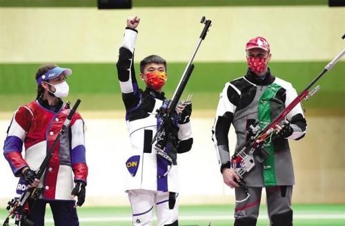 “00后”小将张常鸿破世界纪录夺冠