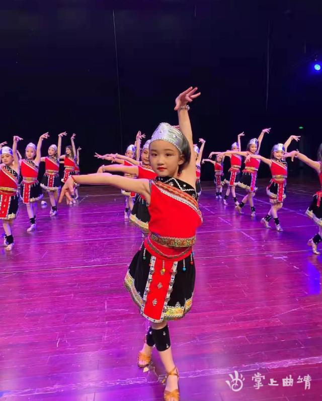 宣威市龙华小学:民族舞蹈跳起来