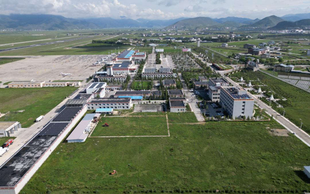 云南香格里拉机场图片