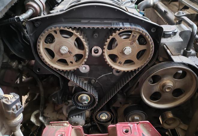 汽车发动机正时齿轮故障