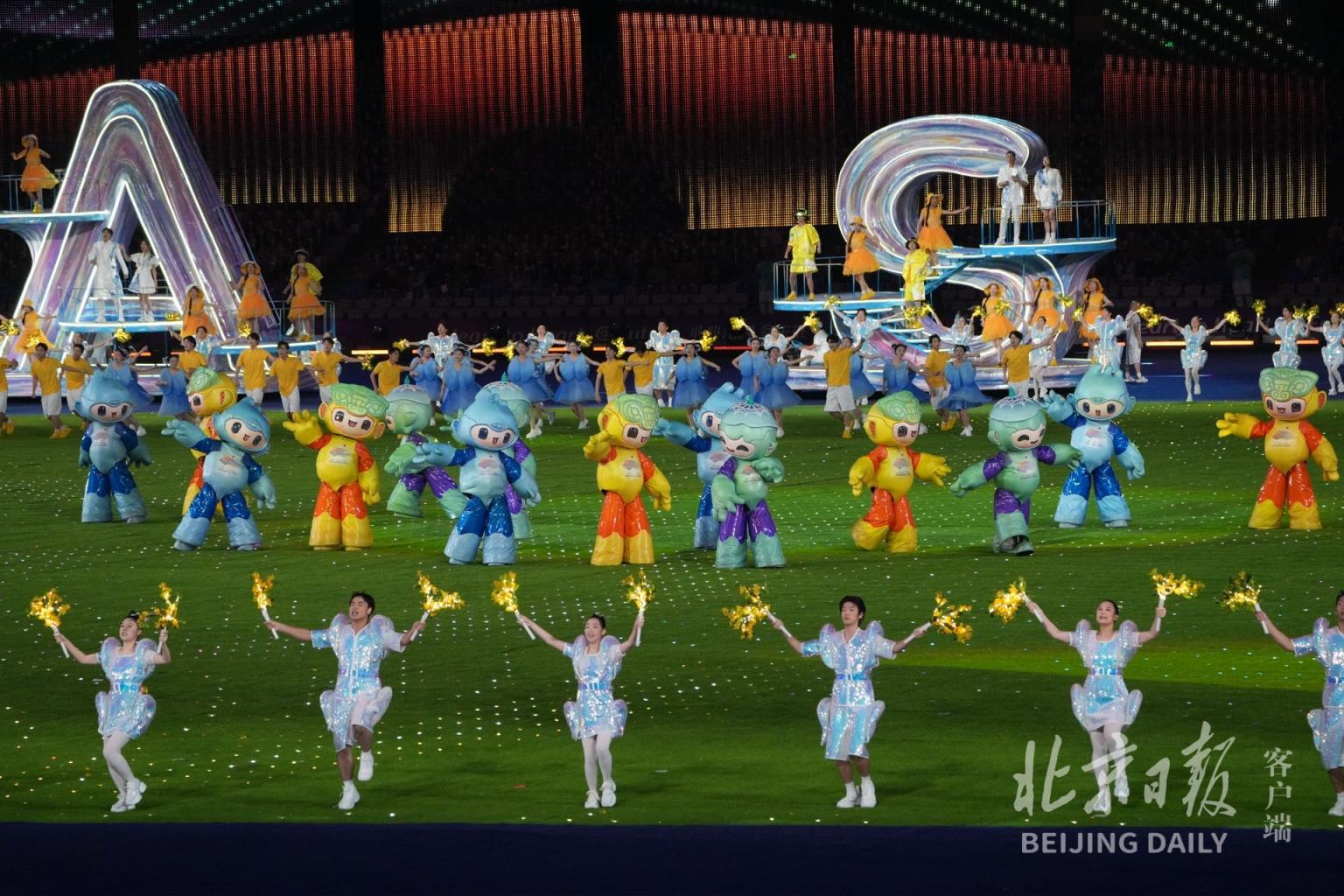 "数控草坪"上的"花园派对"!杭州亚运会闭幕式现场