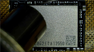 老外扩容成功！苹果MacBook Neo升级1TB 果粉调侃：全新仅大修