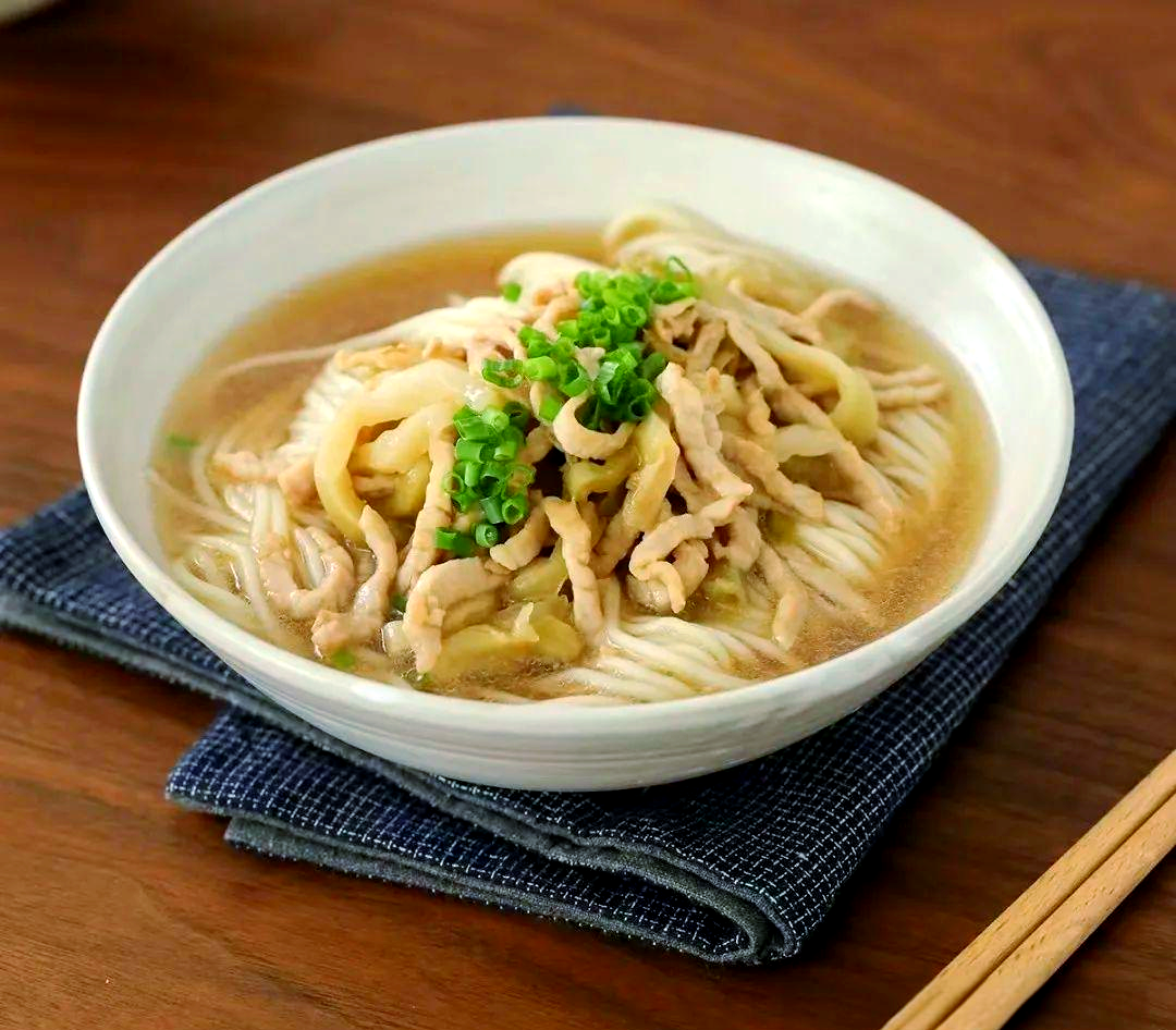 榨菜肉丝面:美味与营养的完美结合,让你尽享双重盛宴!
